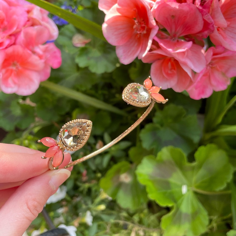 Gold embellished peach detail bracelet